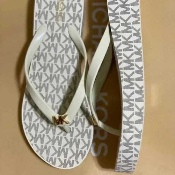 Michael Kors MK FlipFlop -Vanilla - Picture 1 of 13